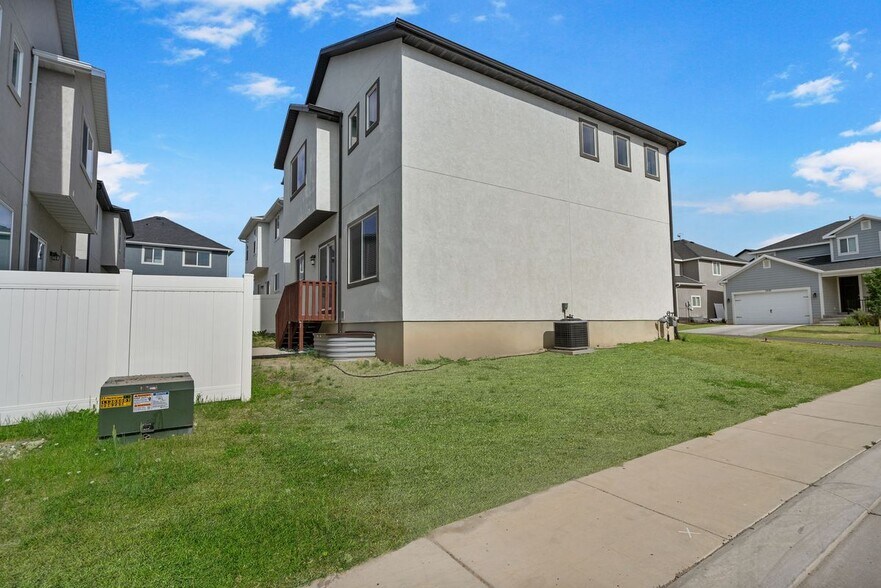 Building Photo - 7217 N Hidden Steppe Bnd