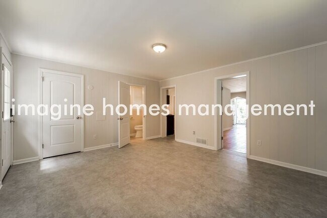 Building Photo - 267 Gilkeson Rd