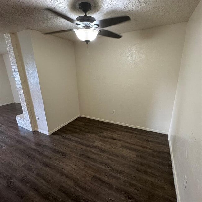 Building Photo - 6901 Wentworth Dr