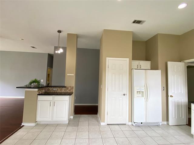 Building Photo - 4700 Glen Echo Dr