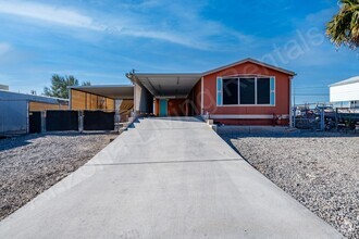 Building Photo - DESERT HILLS WITH ALL IT'S PERKS