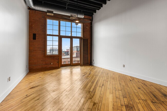 Building Photo - 2003 Brooklyn St