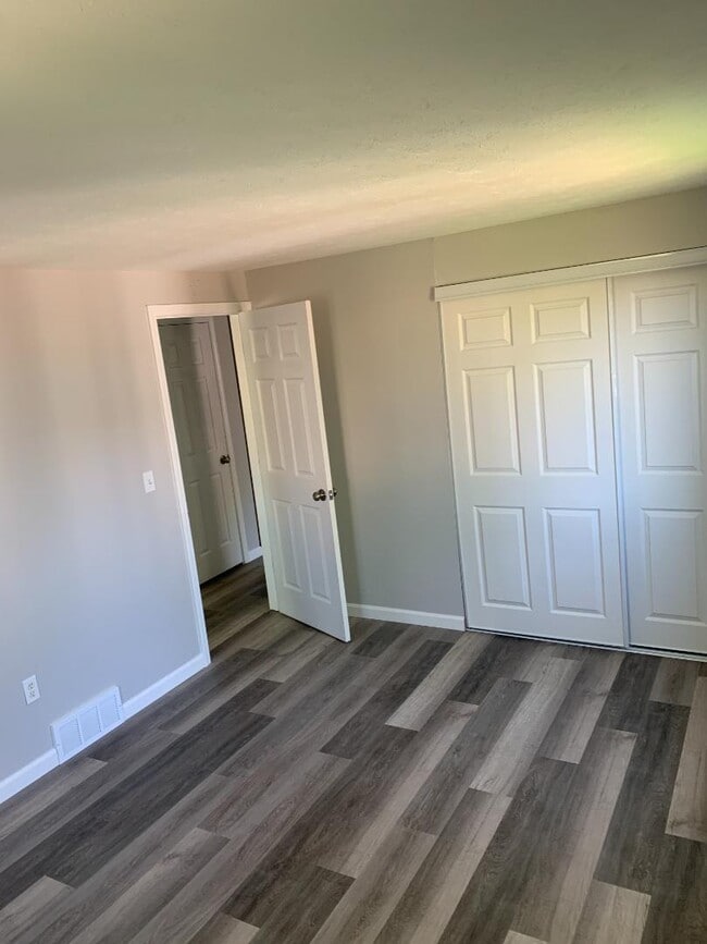 Building Photo - 5510 Beavercrest Dr