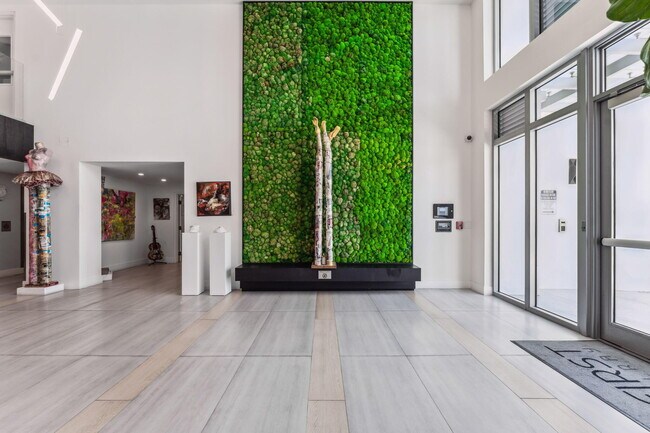 Building Photo - 111 SE 1st Ave