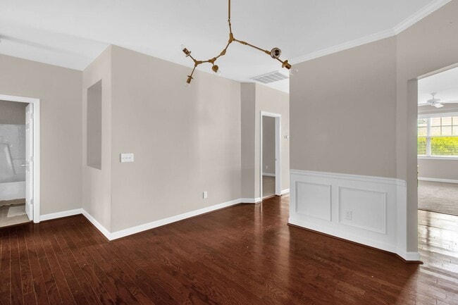 Building Photo - Beautiful Maintanance-Free 3 bedrooms 3 FU...