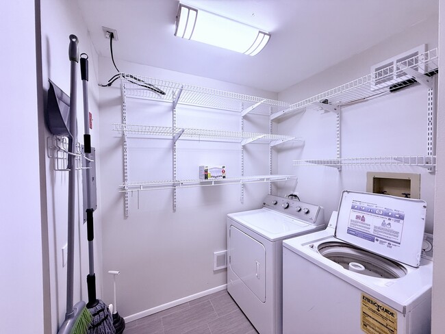 Building Photo - 70 Margate Ct