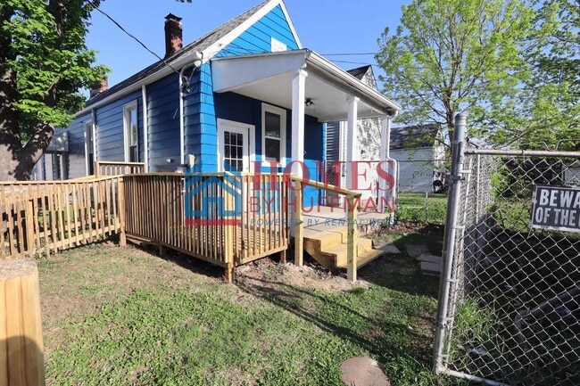 Building Photo - Two Bedroom House | Garage