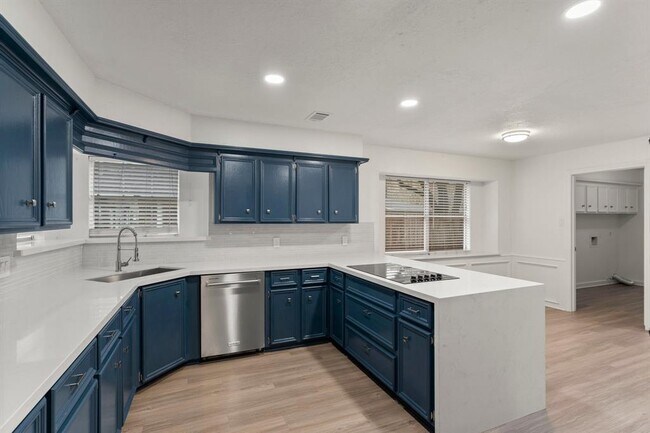 Building Photo - 14826 N Eldridge Pkwy
