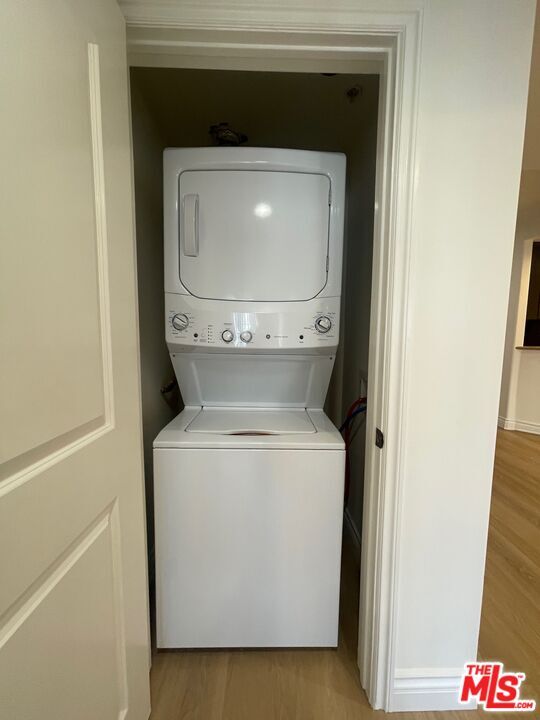 Building Photo - 12104 Hoffman St