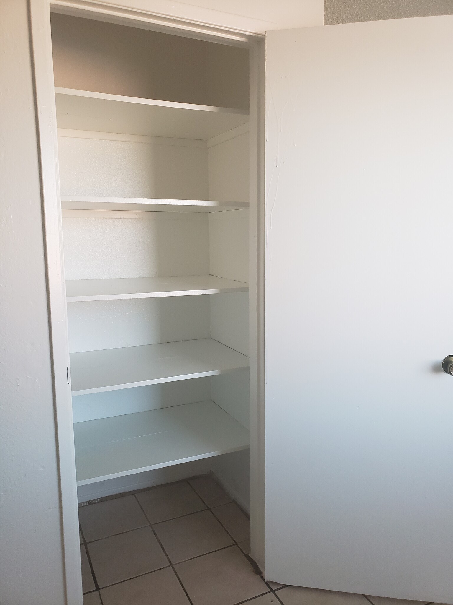 Pantry - 6222 S Elm Ave