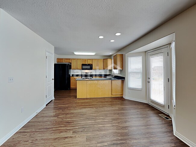 Building Photo - 229 Walton Dr