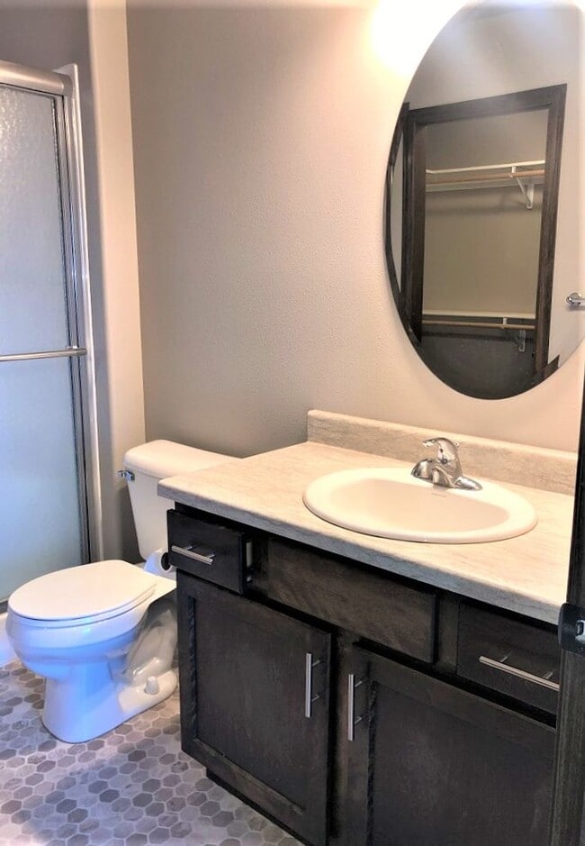 Building Photo - Spacious, Modern East Side Town Home