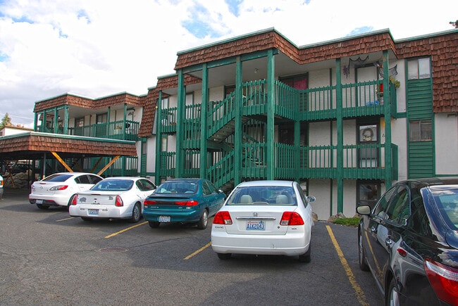 Building Photo - Spacious And Nicely Updated 2 bed 1 Bath Condo unit w/ full size laundry