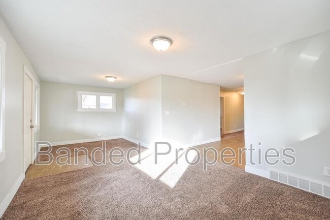 Building Photo - 2965 S 500 E