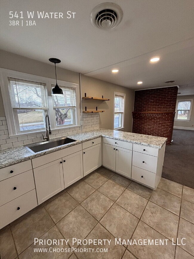 Building Photo - 541 W Water St