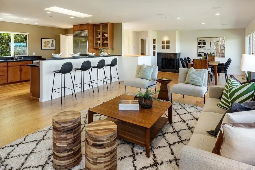 Building Photo - 118 Cazneau Ave