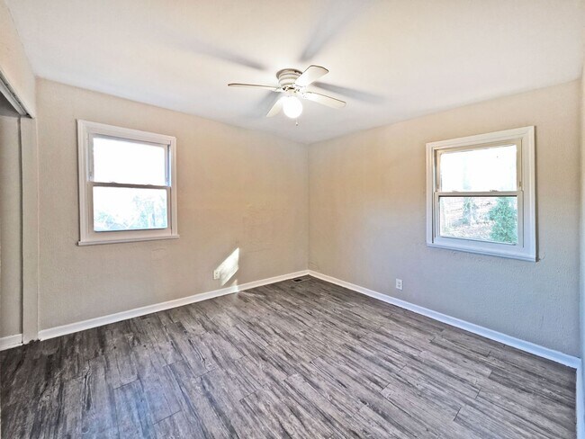 Building Photo - Updated 3-Bedroom Ranch Backing to Swann Nature Preserv