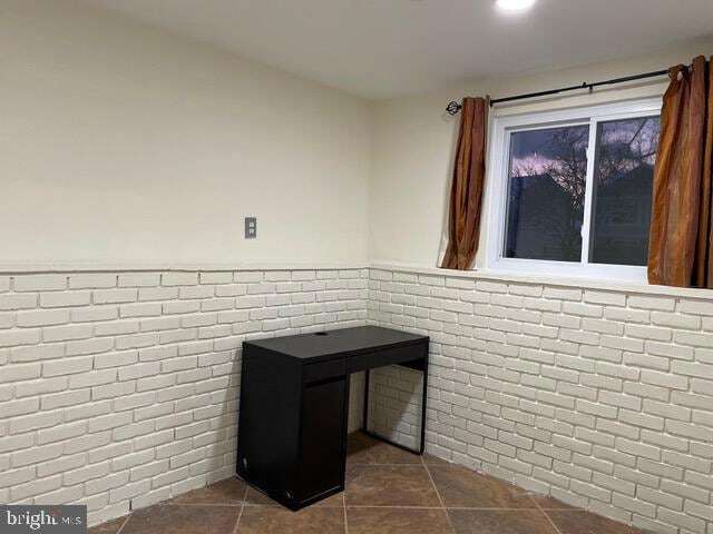 Building Photo - 402 Kojun Ct