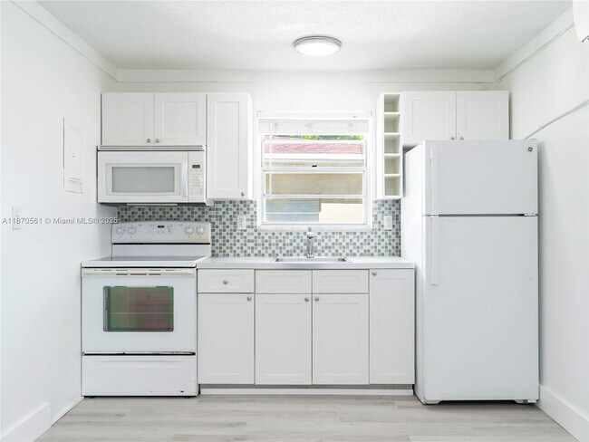 Building Photo - 2020 Miami Rd