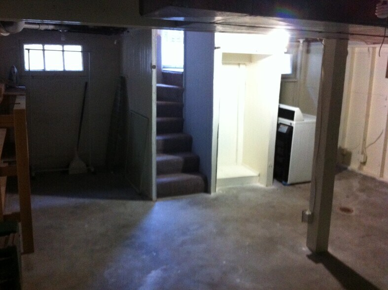 down stairs - 1110 S 900 E