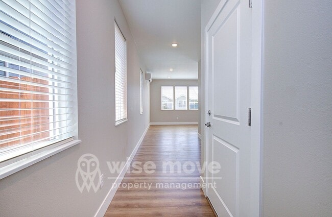 Building Photo - Modern Multi-Gen Living- Brand New