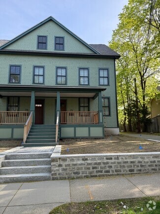 Building Photo - 71 W Pine St