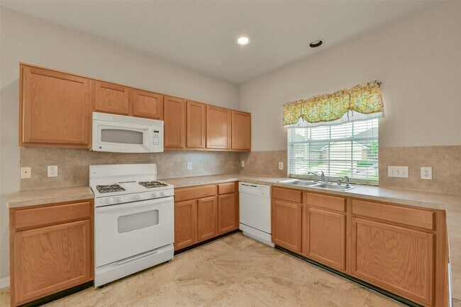 Building Photo - 1120 Lasso Ct