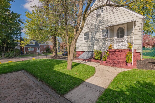 Building Photo - 433 Marvin Ave