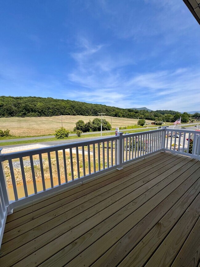 Building Photo - 2905 Orchard Ridge Lane