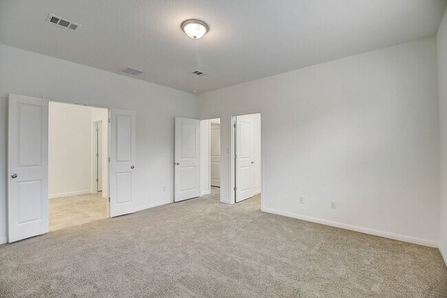 Building Photo - 117 Lacey Oak Lp
