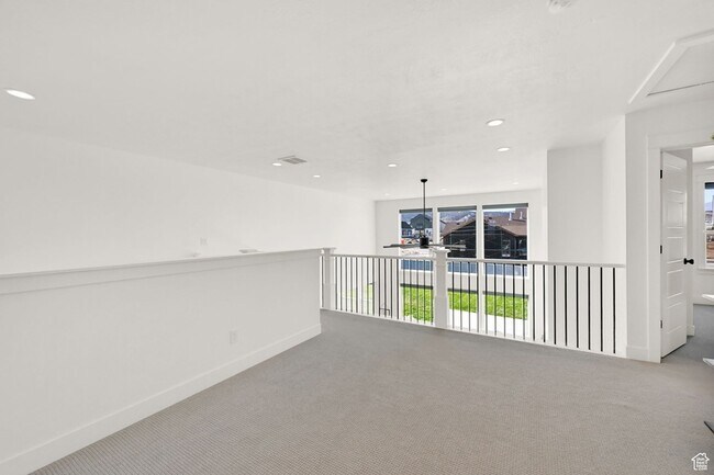 Building Photo - 943 S Candlelight Dr