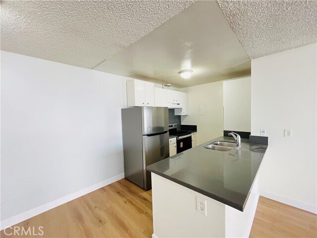 Building Photo - 2521 W Sunflower Ave