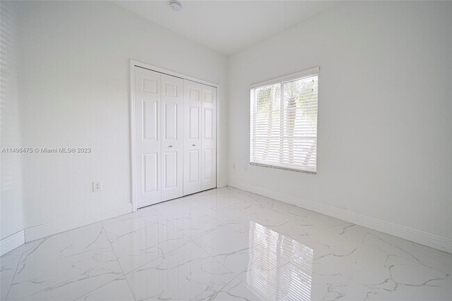 Building Photo - 10740 NW 83rd St