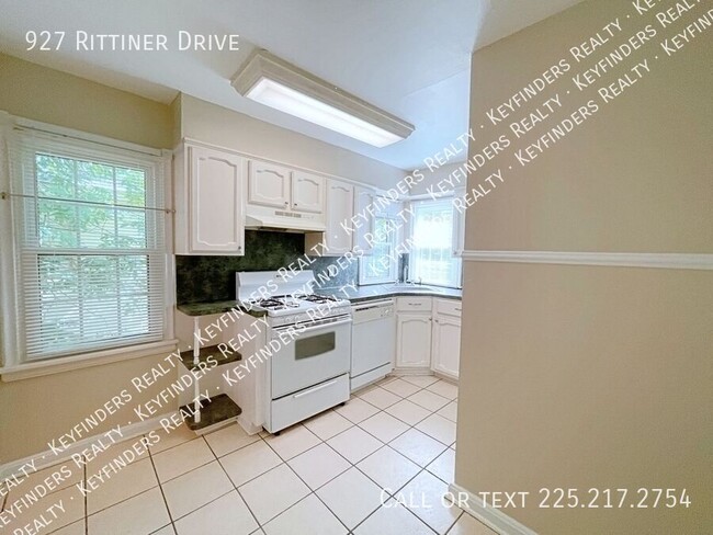 Building Photo - 927 Rittiner Dr