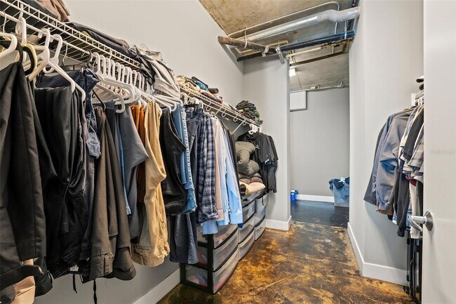 Building Photo - 150 E Robinson St