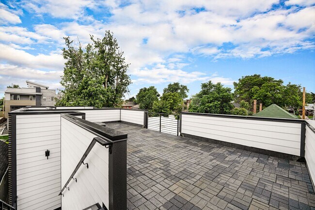 Building Photo - Back Duplex in Denver's Jefferson Park Neighborhood