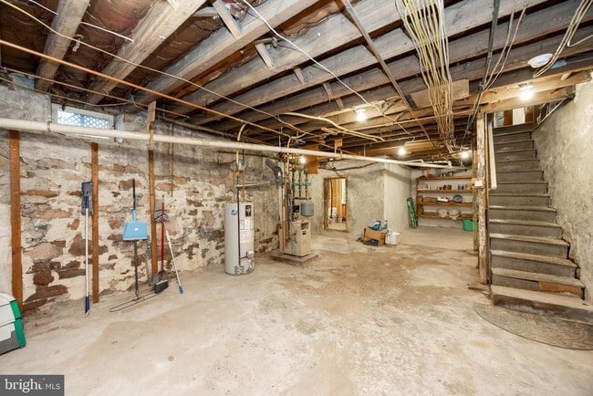 Building Photo - 147 2nd Ave