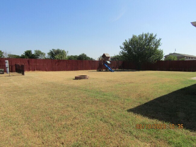Building Photo - PETS ARE NEGOTIABLE WITH OWNER APPROVAL