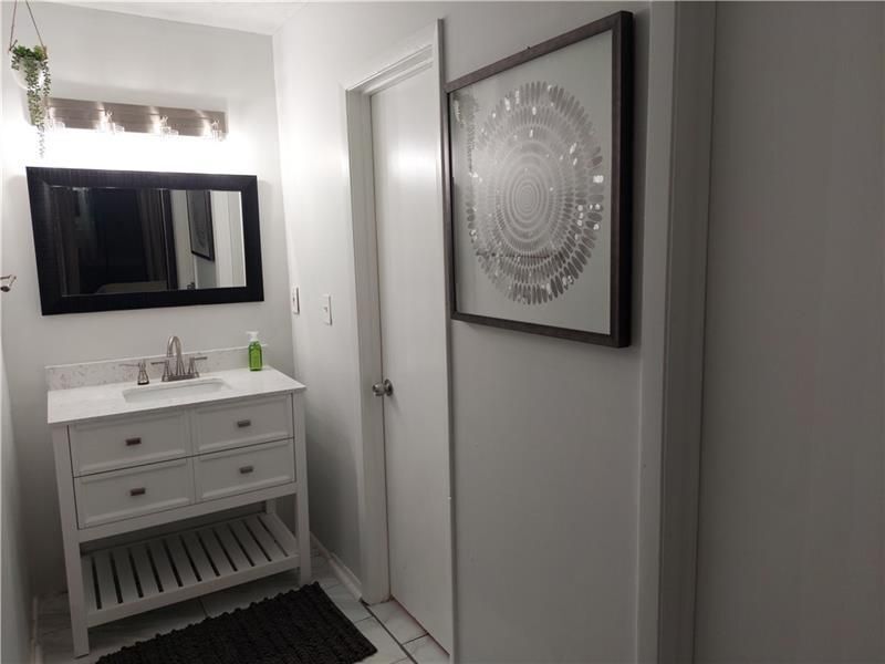 Building Photo - 1003 Dunbar Dr