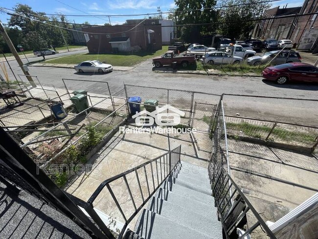 Building Photo - 2125 Cliftwood Ave