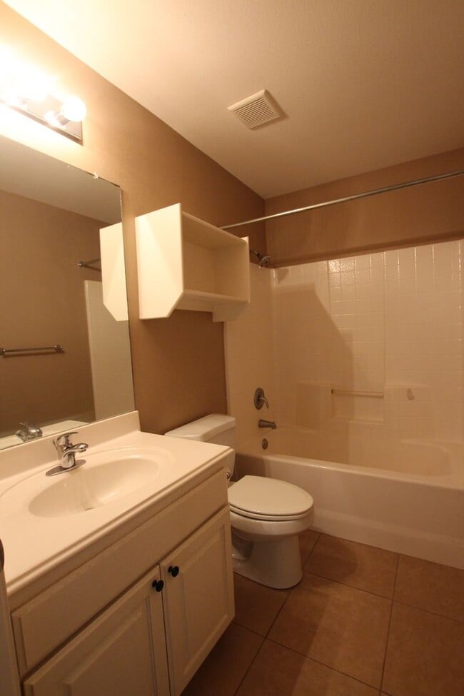 Building Photo - Lease Takeover Opportunity Available! Charming 2 Bed 2 Bath Home! Lindale ISD!