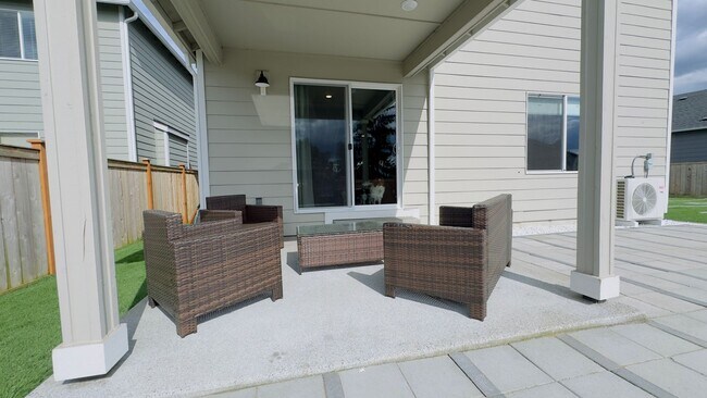 Building Photo - 5+ Bedroom Home in NE Lacey on Large Lot with Long Lake access plus A/C!