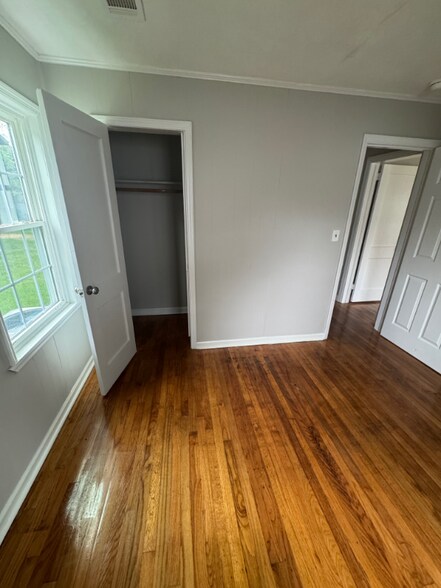 Building Photo - 2505 Hammond Ave
