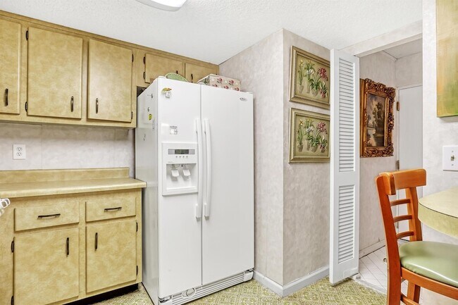 Building Photo - 2800 N Ocean Dr