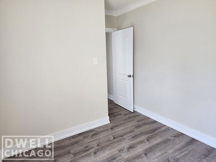 Building Photo - 2125 W Giddings St