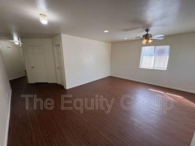Building Photo - 1747 W Connelly Ave