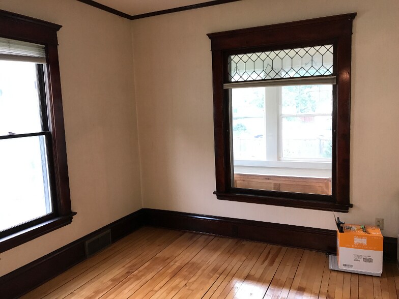 Building Photo - 1135 5th St NE