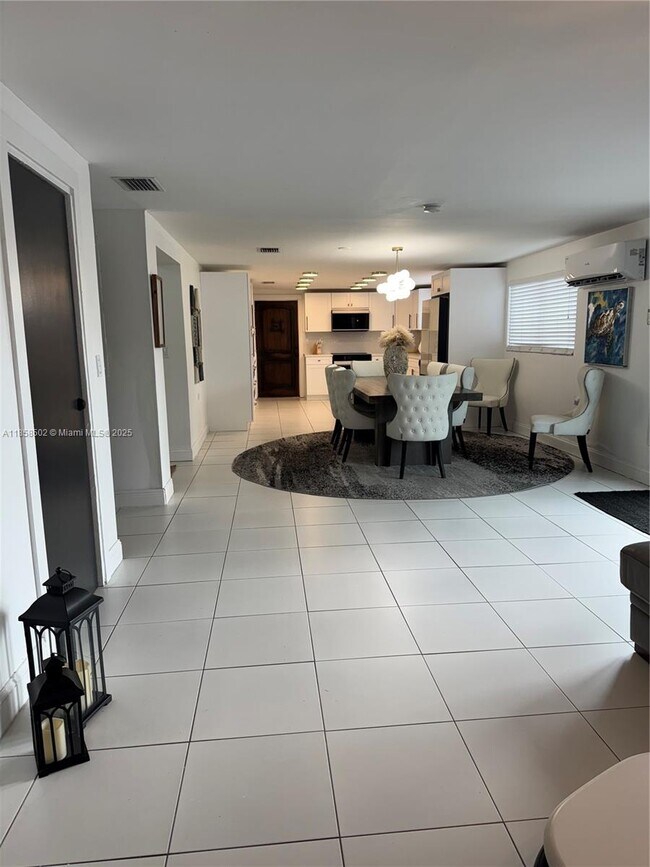 Building Photo - 1301 Grouper Dr