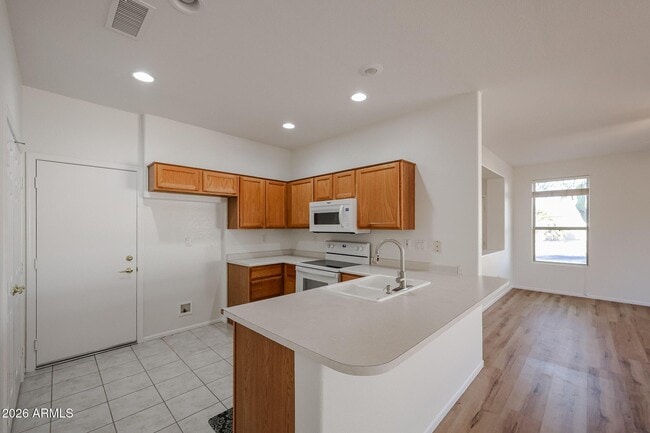 Building Photo - 16149 W Quail Creek Ln