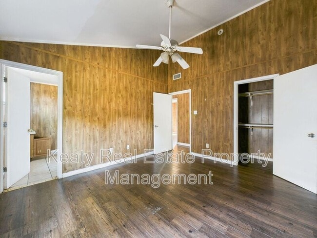Building Photo - 111 Sternberg Dr